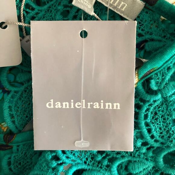 Daniel Rainn NWT Woman’s Fantine Green Floral Floral V Neck Crochet Lace Size 1X - Picture 11 of 14